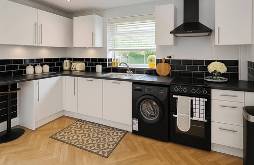 Droylsden House | Manchester Hideaway on Shrewsbury Road