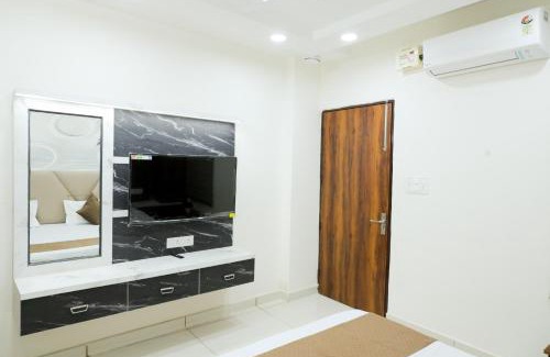 Jalandhar House | Mand Canal View Rest House FOR FAMILIES ONLY