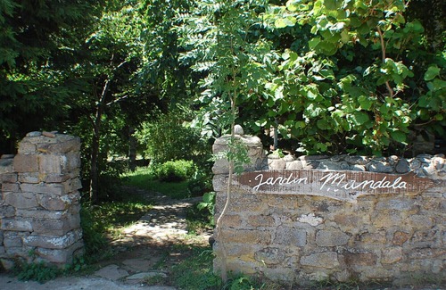 Valberzoso Cottage | Mandala Garden, Rural House "Valle de Brezos" - Montaña Palentina