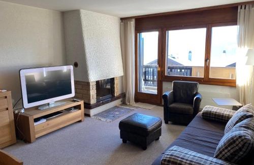 Busserach Apartment | Mandarin B17