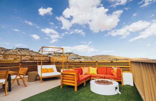 Yucca Valley House | Mandarin Escape By The Cohost Company