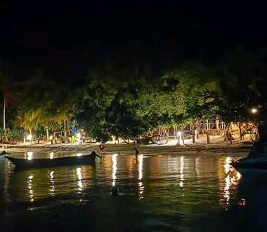 Pulau Fam House | MANDAROU HOMESTAY RAJA AMPAT