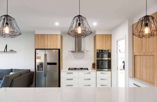 Echuca House | Mandel on High - Echuca Holiday Homes