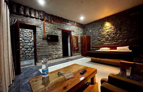 Jakh Hotel | Mandeva Wooden castle