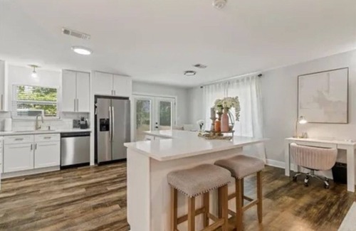 Mandeville House | MANDEVILLE BEAUTY CLOSE TO CAUSEWAY