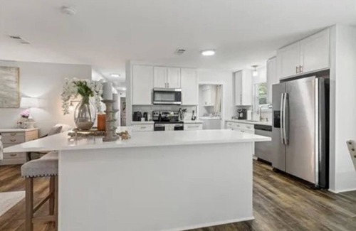 Mandeville House | MANDEVILLE BEAUTY CLOSE TO CAUSEWAY