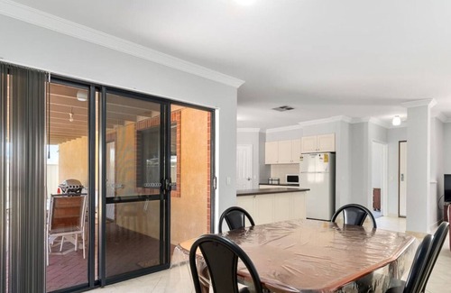 Wannanup House | Mandurah Estuary Breeze