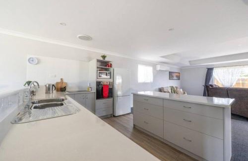 Wannanup House | Mandurah Island Retreat
