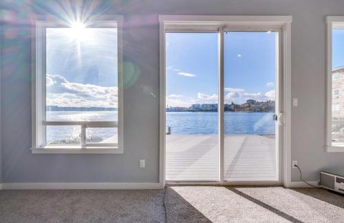 Bremerton House | Manette Waterfront Kayak the Bay and Walk to Town!