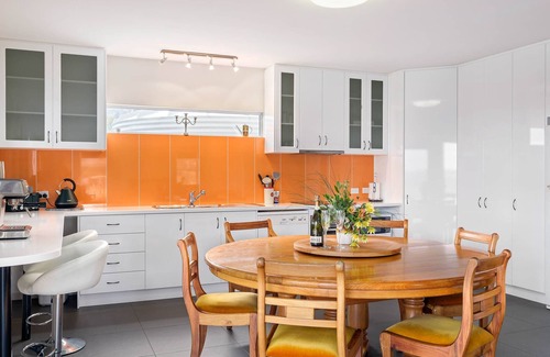 Alonnah House | Manfield Seaside Bruny Island - Beach/Waterfront - 3 Bedroom house