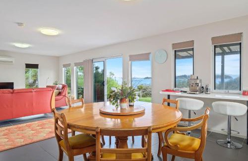 Alonnah House | Manfield Seaside Bruny Island