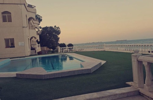 Mangaf Apartment | Mangaf Kuwait Family Venus Flat- Beach access