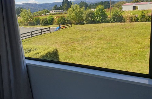 Upper Hutt Cottage | Mangaroa Farmstay,nA quiet peaceful cosy rural retreat and not far from town.