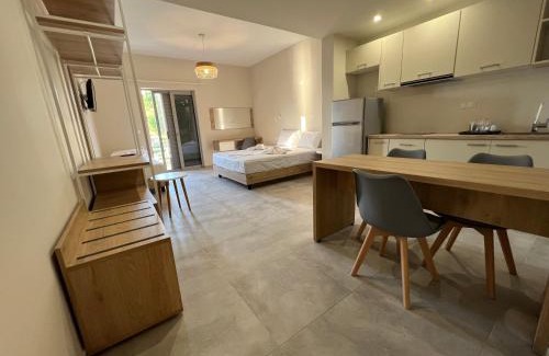 Rovies Apartment | Mangata Seaside Hotel