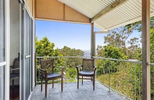 Noosa North Shore House | Mango House has everything you need for a beautiful Boreen Point family holiday.