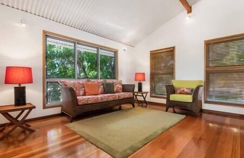 Noosa North Shore House | Mango House has everything you need for a beautiful Boreen Point family holiday.