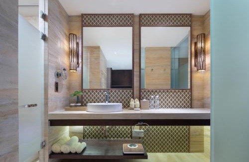 Tianya District Hotel | Mangrove Tree Resort World Sanya Bay- Queen Palm Towers