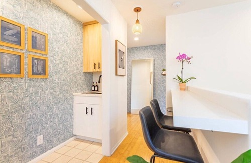 El Porto House | Manhattan Beach Getaway: Cozy Apartment to Relax