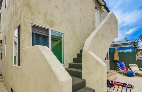 Central Mission Beach Apartment | Manhattan Shores 1B Home