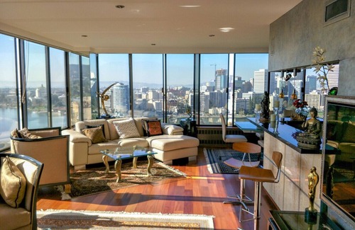 Oakland Apartment | Manhattan Style Executive/Resort Living With Unobstructed Lake & Bay Views
