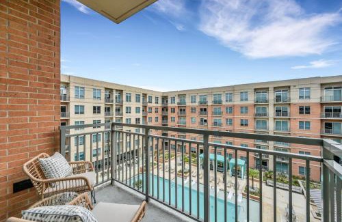 The Woodlands House | Manhattan Suite - 723