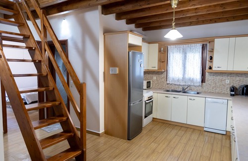 Omales House | Mani Sea & Stone House, Sea Views & Authentic Charm