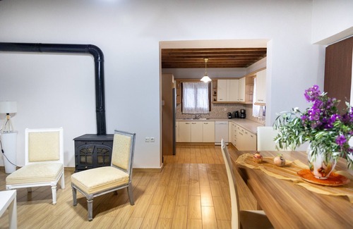 Omales House | Mani Sea & Stone House, Sea Views & Authentic Charm