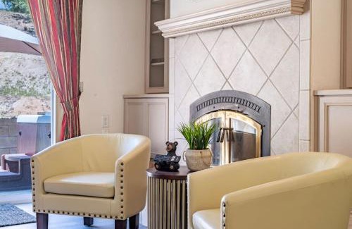 Oakhurst House | Manic Mountain Forest Cabin 3 miles from Bass Lake