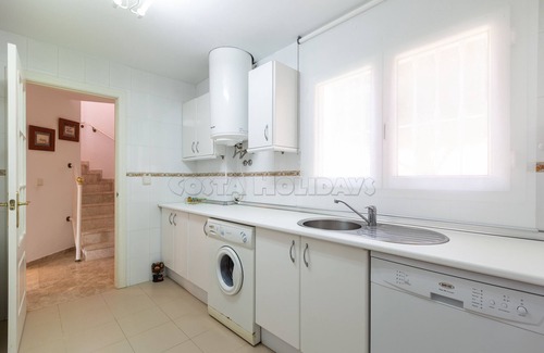 La Chullera Ski Chalet | Manilva Beach 52 townhouse with sea view