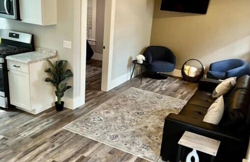 Manitou Springs Historic District Apartment | Manitou Apartment 2B