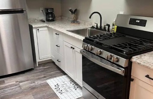 Manitou Springs Historic District Apartment | Manitou Apartment 2B