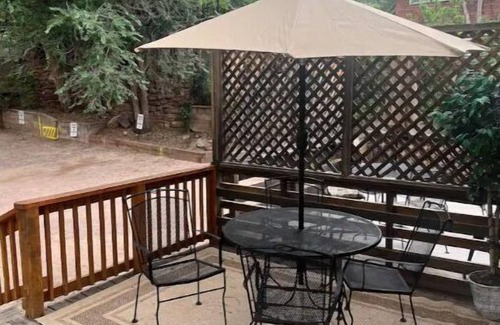 Manitou Springs Historic District Apartment | Manitou Apartment 2B