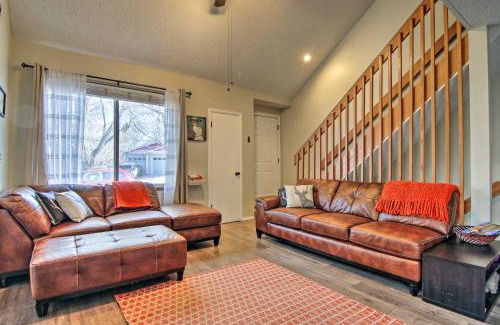Manitou Springs Apartment | Manitou Springs Escape with AandC and Private Deck!