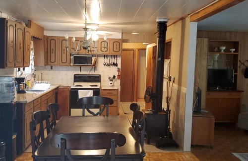 Manitoulin District Cottage | Manitoulin Waterfront Cottage for weekly and 2 week Rentals.
