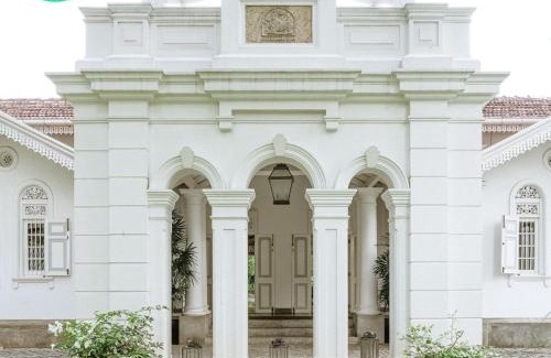 Colombo Resort | Maniumpathy Hotel