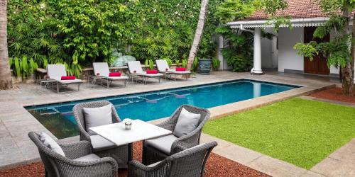 Colombo Resort | Maniumpathy Hotel