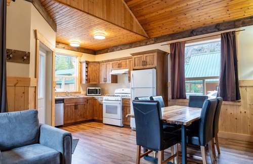 Okanagan-Similkameen Hotel | Manning Park Resort