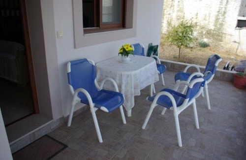 Monolithos House | Mano's House