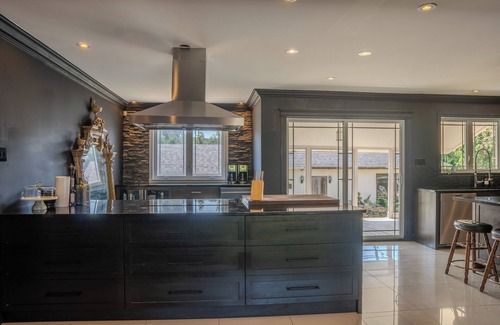 Chateauguay House | Manoir Blackswan