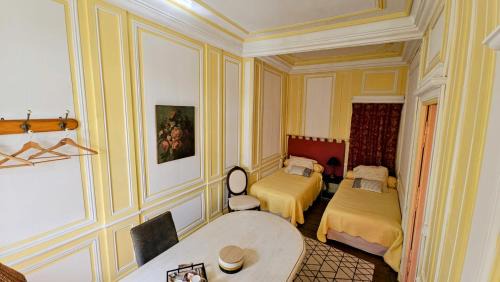 Quintin Bed & Breakfast | Manoir de charme Roz Maria-Parking clos