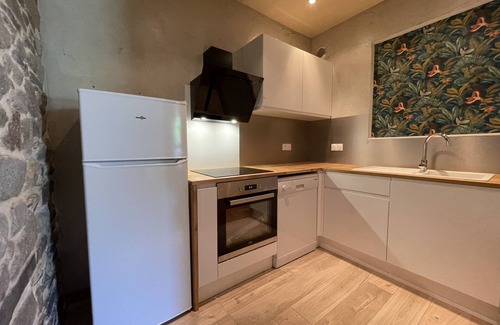 Mont-Dol Apartment | Manoir de la Bégaudière : Gîte Mahé de la Bourdonnais