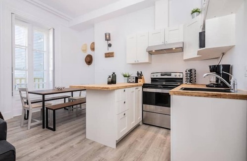 Old Quebec Apartment | Manoir des Remparts 3 Bdrm Oasis