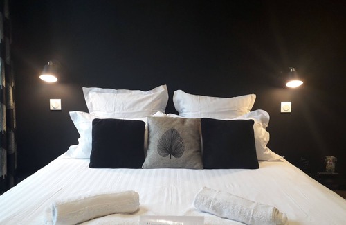 Saint-Evarzec Hotel | Manoir du Moustoir, Hôtel Les Empreintes
