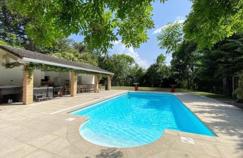 Mirepoix House | Manoir et Appartements avec piscine au Domaine de Bize Mirepoix