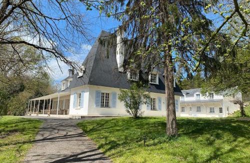 Mirepoix House | Manoir et Appartements avec piscine au Domaine de Bize Mirepoix