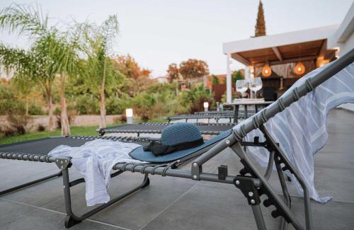 Soroni Villa | Manolis Seaside Villa