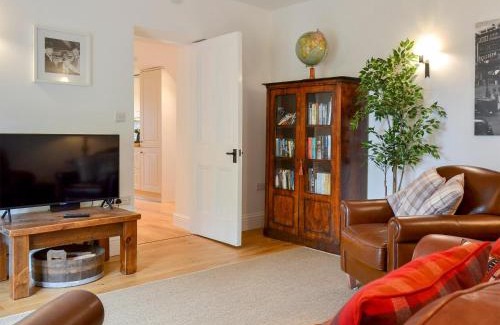 Crediton House | Manor Cottage