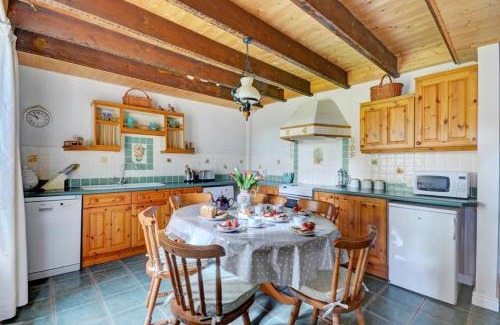 Redruth House | Manor Cottage