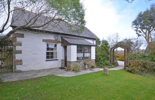 Redruth House | Manor Cottage