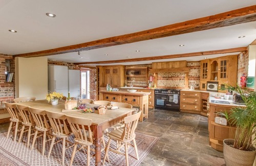 Cheselbourne Cottage | MANOR FARM BARN, pet friendly, character holiday cottage in Dewlish
